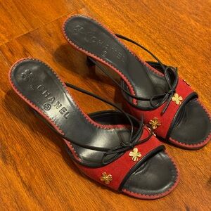 Chanel Vintage Clover Leather Tie Kitten Heels